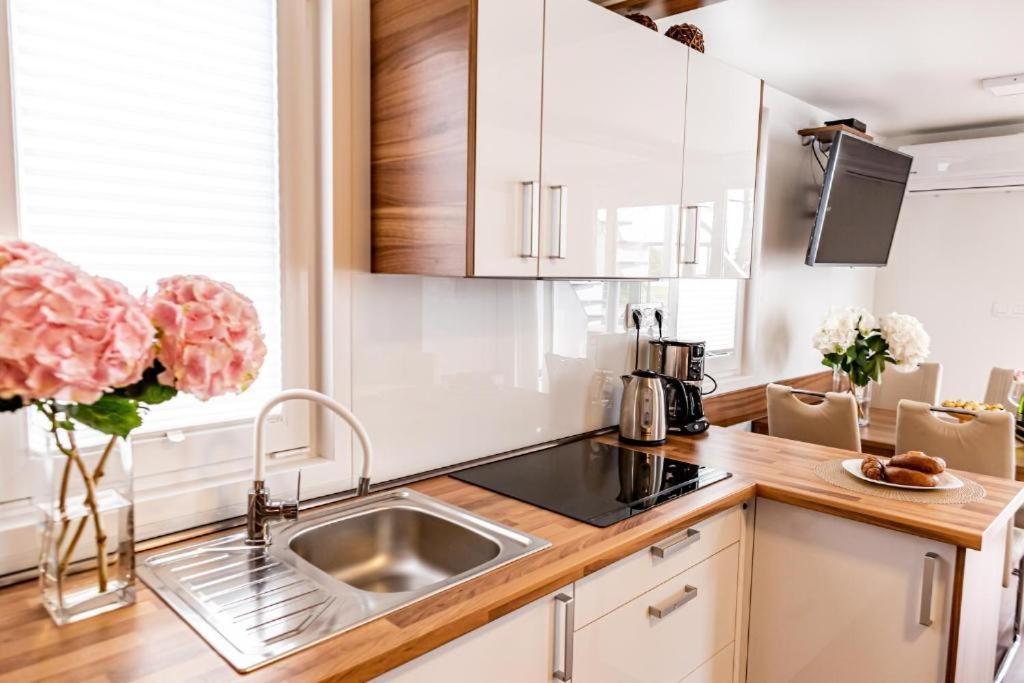 Floating Sea House Aurora Villa Порторож Екстериор снимка