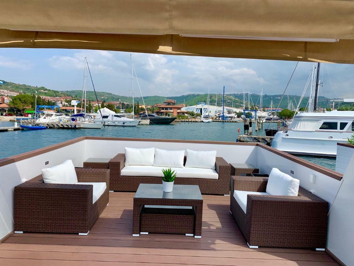 Floating Sea House Aurora Villa Порторож Екстериор снимка